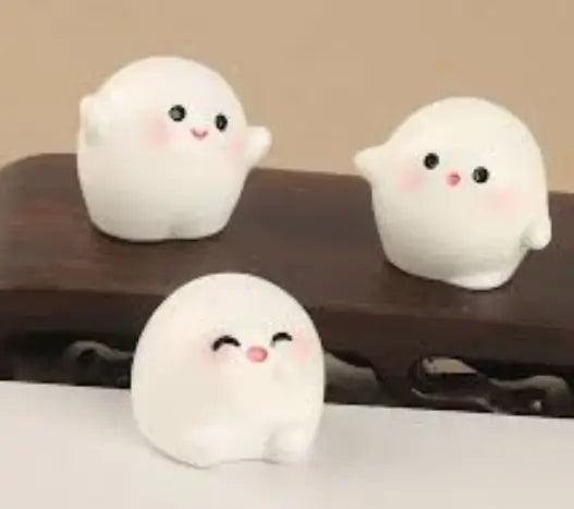 6 piece ghost decoration set for home and office